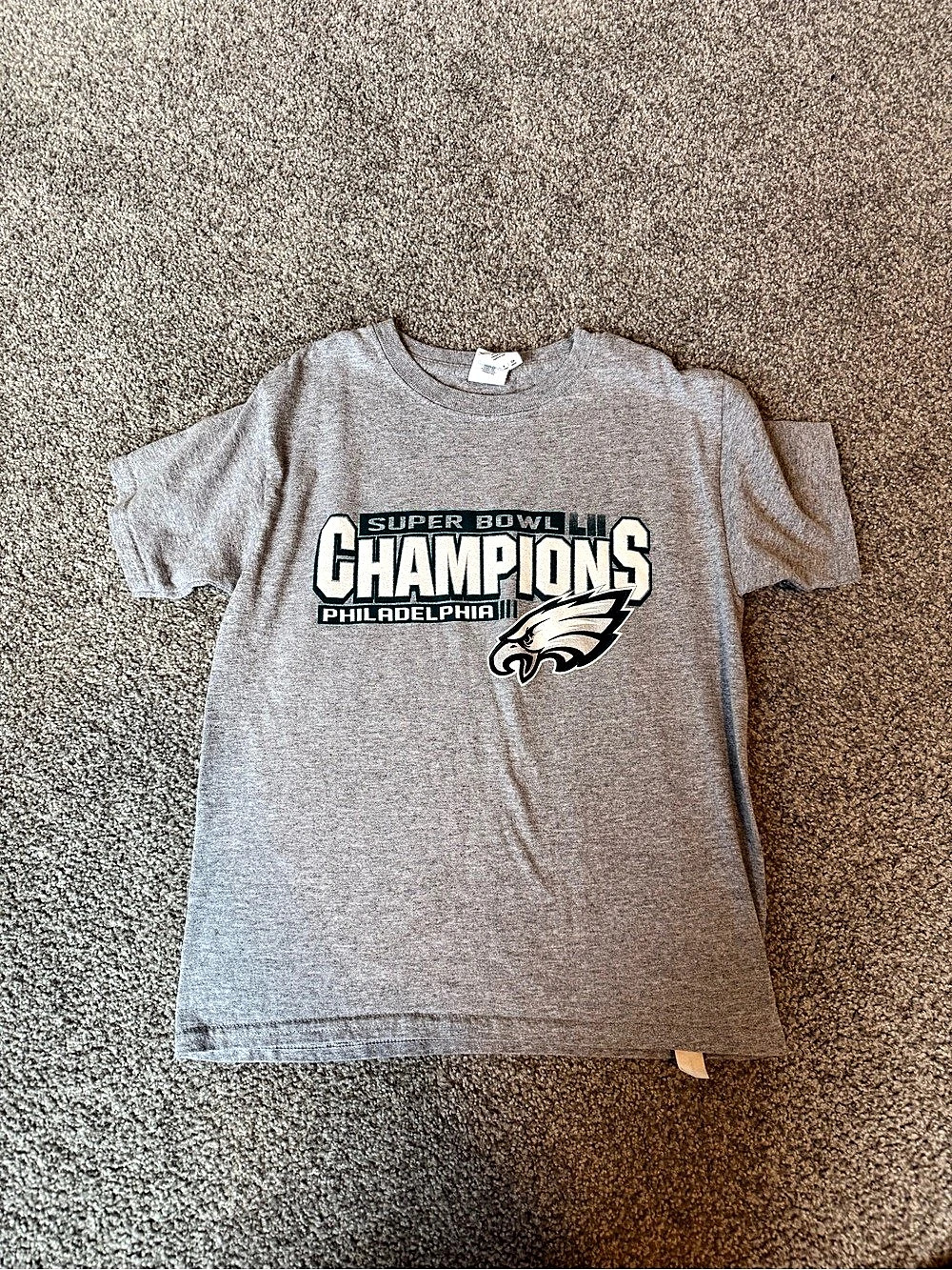 Gildan Super Bowl LII Champions Philadelphia Eagles Boys Small Gray Eagles Tee
